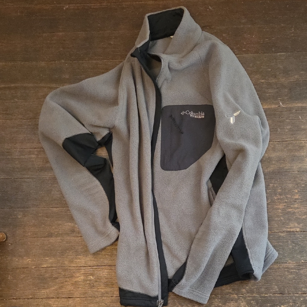 Columbia Men's Gray Fleece Jacket